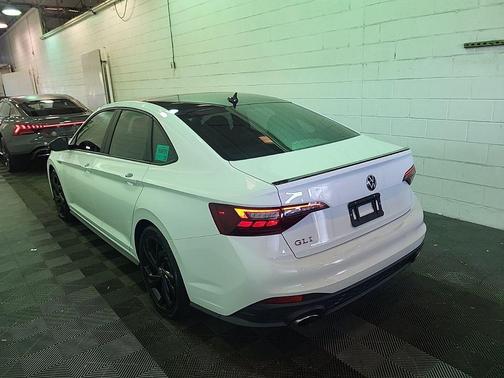 2024 Volkswagen Jetta GLI 2.0T Autobahn