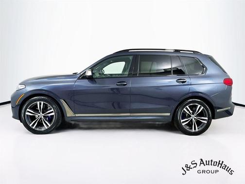 2022 BMW X7 M50i