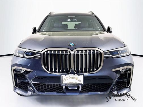 2022 BMW X7 M50i