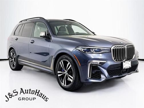 2022 BMW X7 M50i