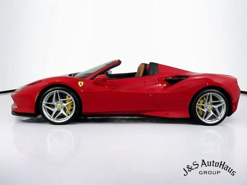 Rosso Corsa 2022 Ferrari F8 Spider Base