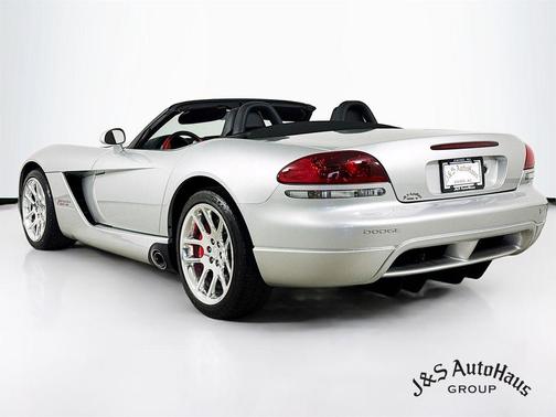 2005 Dodge Viper SRT-10