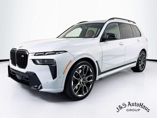 2023 BMW X7 M60i