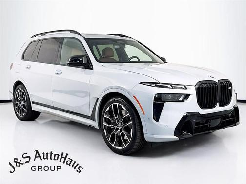 2023 BMW X7 M60i