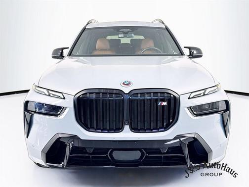 2023 BMW X7 M60i