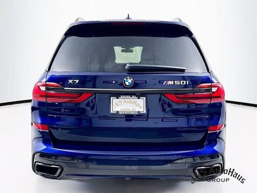 2021 BMW X7 M50i