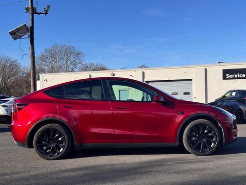 2025 Tesla Model Y Long Range