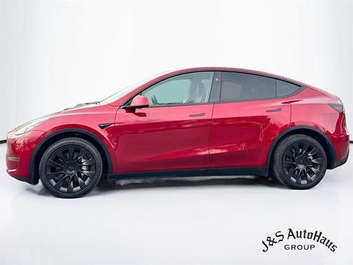 2025 Tesla Model Y Long Range