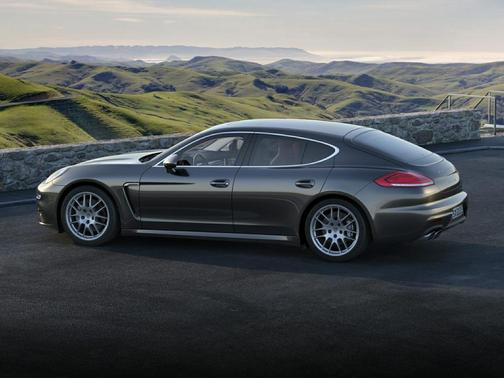 2016 Porsche Panamera Edition