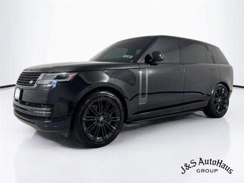 Obsidian Black In Gloss Finish 2025 Land Rover Range Rover P530 SE 7 Seat