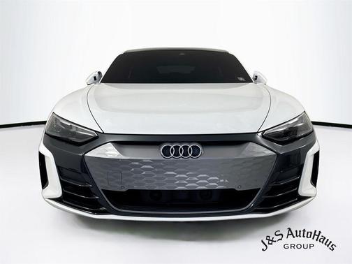 Ibis White 2022 Audi e-tron GT Premium Plus