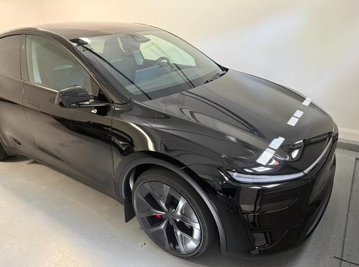 Diamond Black 2026 Tesla Model Y Performance
