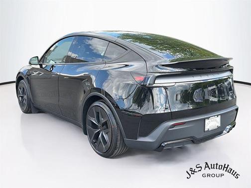 Diamond Black 2026 Tesla Model Y Performance