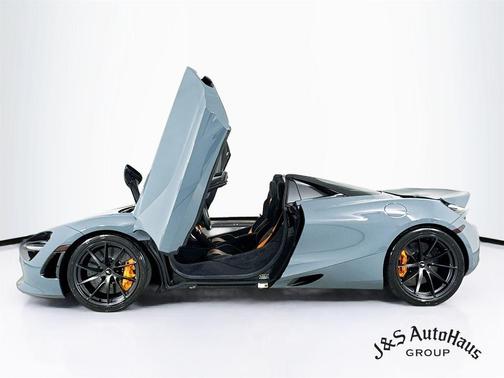 2023 McLaren 720S Base