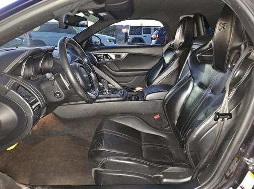 2016 Jaguar F-TYPE R