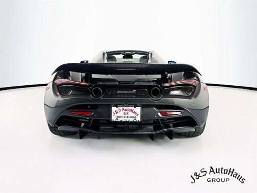 2022 McLaren 720S Performance