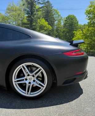 2018 Porsche 911 Carrera
