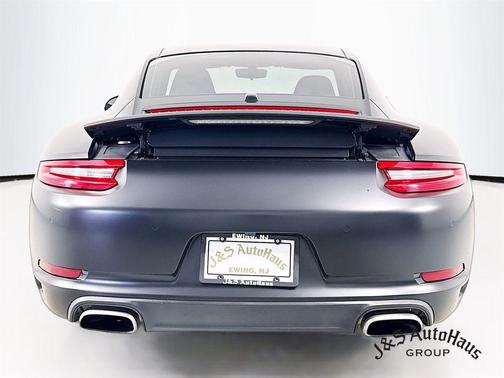2018 Porsche 911 Carrera