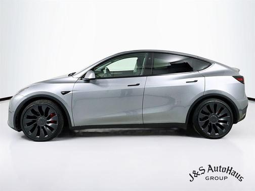 2025 Tesla Model Y Performance