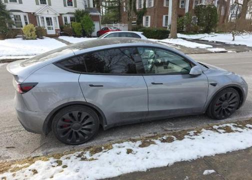 2025 Tesla Model Y Performance