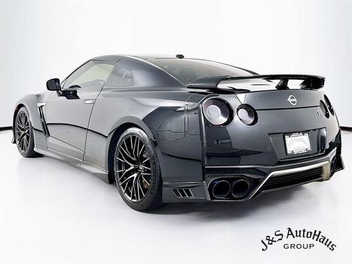 2021 Nissan GT-R Premium