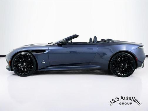 2021 Aston Martin DBS Superleggera Volante