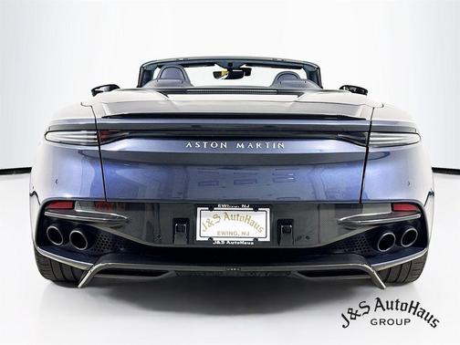 2021 Aston Martin DBS Superleggera Volante