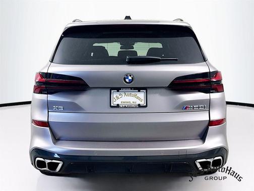 2025 BMW X5 M60i