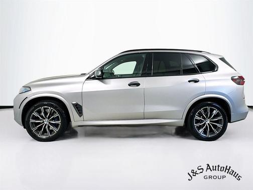 2025 BMW X5 M60i