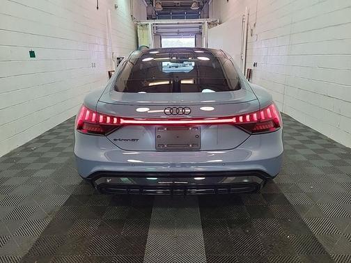 2023 Audi e-tron GT Premium Plus