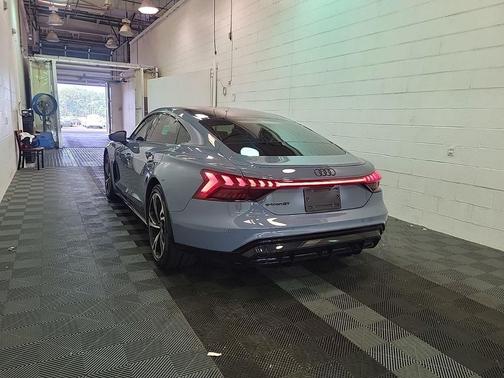 2023 Audi e-tron GT Premium Plus