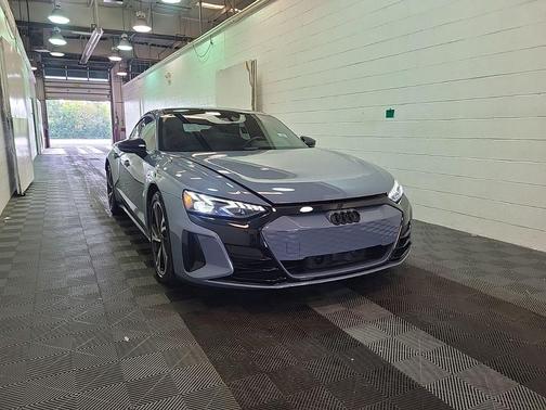 2023 Audi e-tron GT Premium Plus