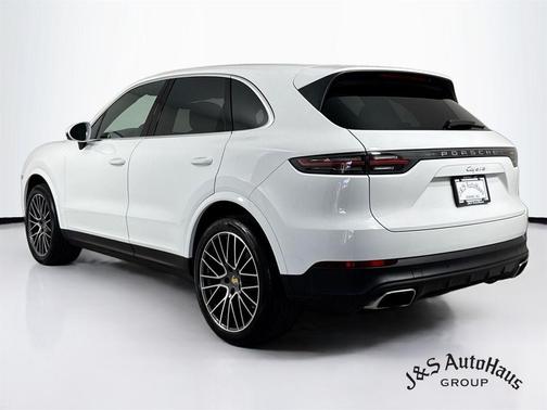 White 2023 Porsche Cayenne Base