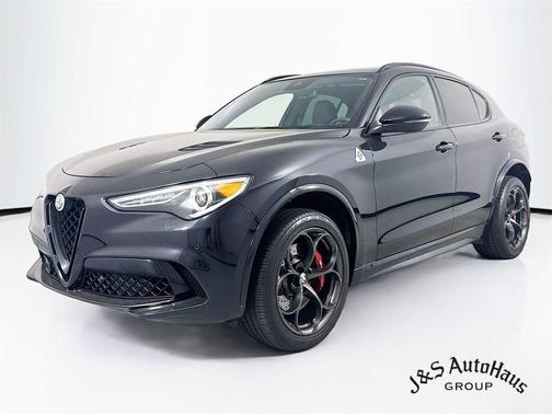 Vulcano Black Metallic 2022 Alfa Romeo Stelvio Quadrifoglio