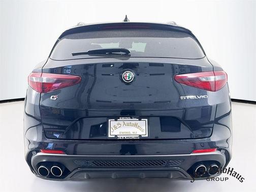 Vulcano Black Metallic 2022 Alfa Romeo Stelvio Quadrifoglio
