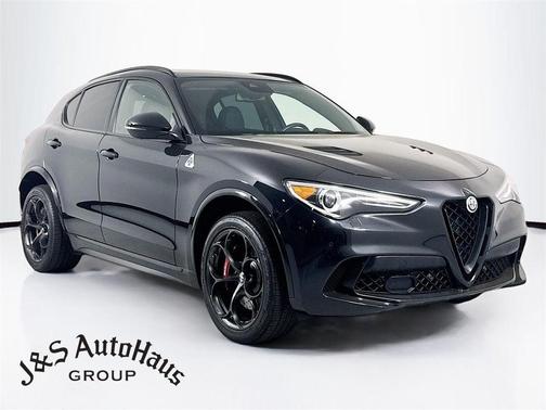 Vulcano Black Metallic 2022 Alfa Romeo Stelvio Quadrifoglio