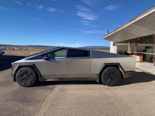 2024 Tesla Cybertruck Base