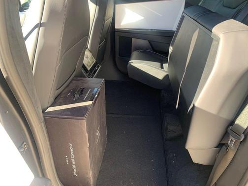 2024 Tesla Cybertruck Base