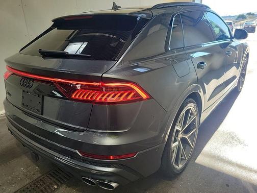2022 Audi SQ8 4.0T Premium Plus
