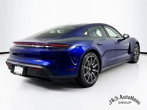 2022 Porsche Taycan Base