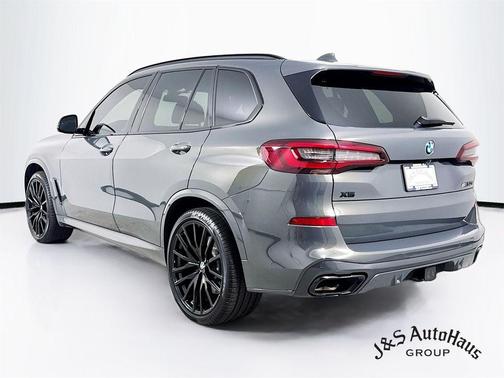 2022 BMW X5 M50i