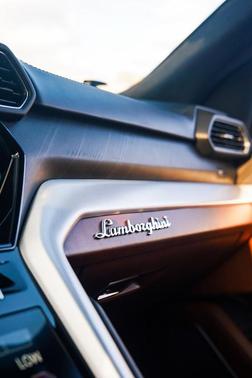 2021 Lamborghini Urus Base