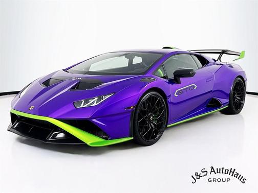2023 Lamborghini Huracan STO Base