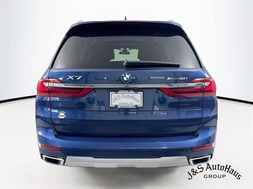 Phytonic Blue Metallic 2020 BMW X7 xDrive40i