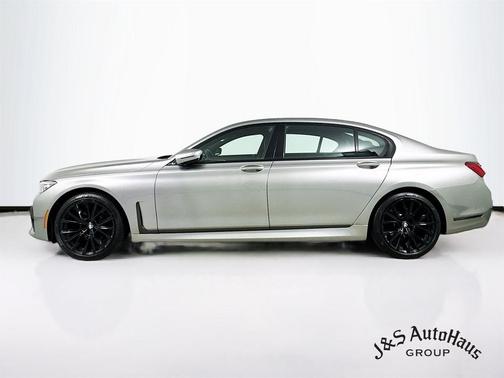 2022 BMW 740 i xDrive