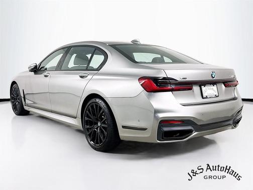 2022 BMW 740 i xDrive
