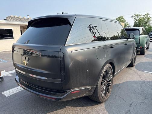 2024 Land Rover Range Rover P530 SE
