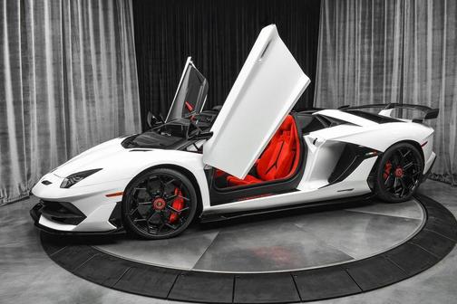 2021 Lamborghini Aventador SVJ Base