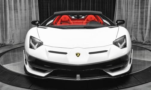 2021 Lamborghini Aventador SVJ Base