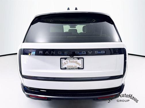 Fuji White 2025 Land Rover Range Rover P400 SE 7 Seat
